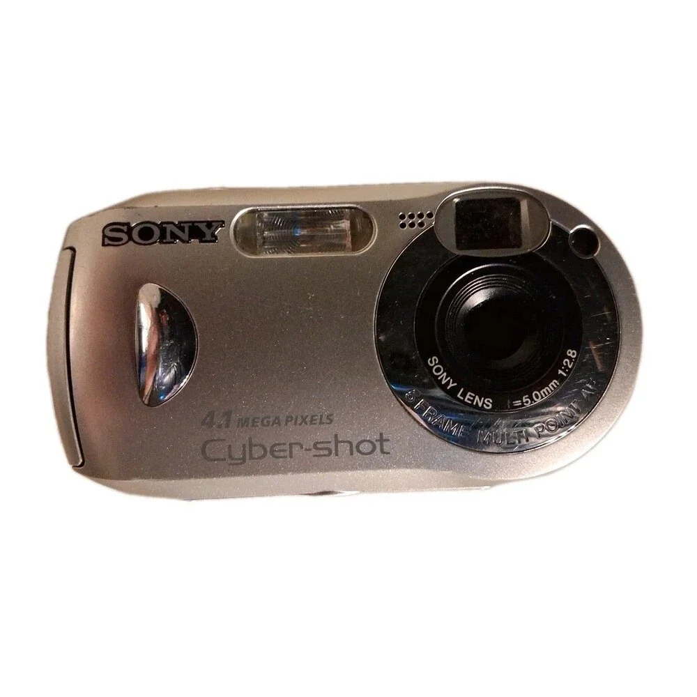 SONY CYBER-SHOT DSC-P41 4.1MP DIGITAL CAMERA W/lowpro Case And 3 Sony Mem Cards